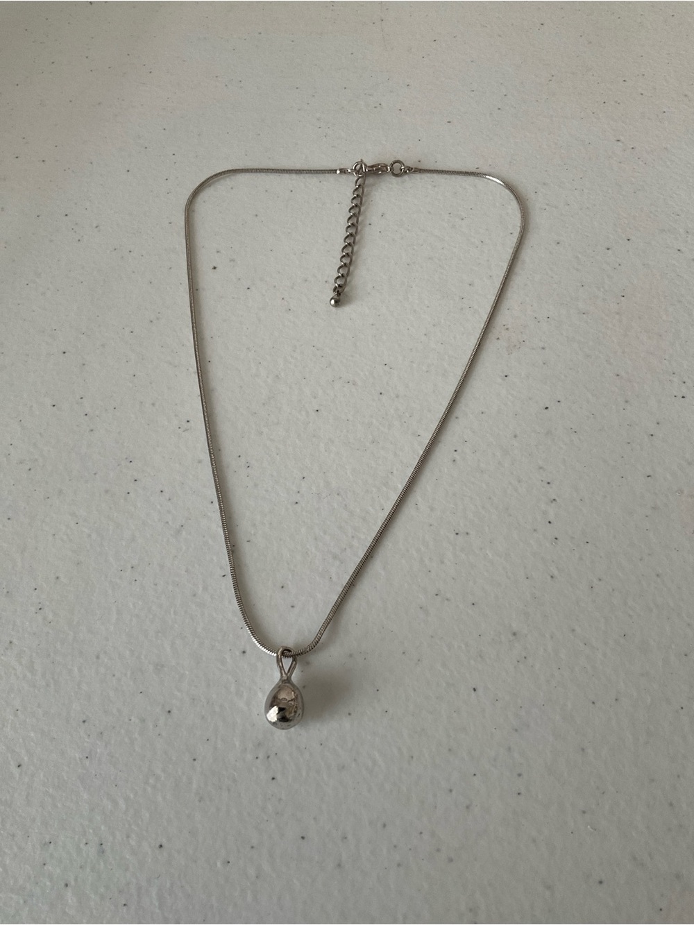 Silver Teardrop Pendant Necklace
